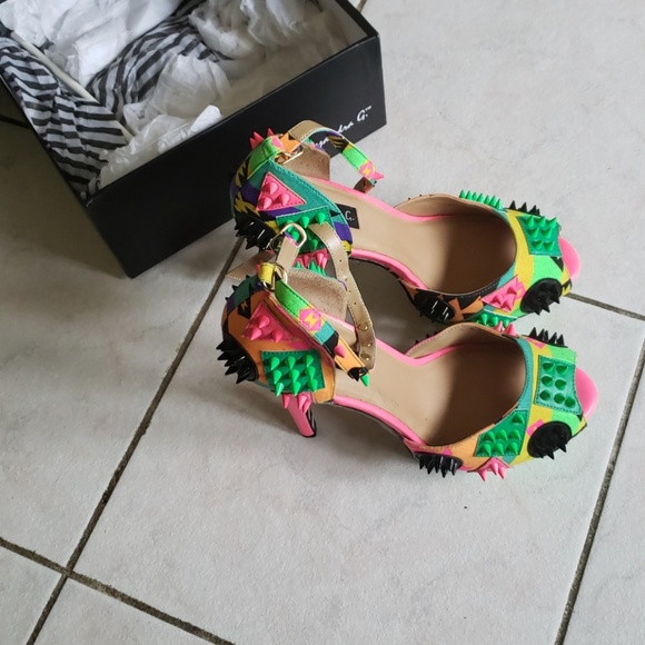 Shoes - Picture 2 of 2